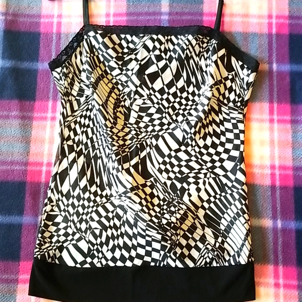 Black and white geometric tank top